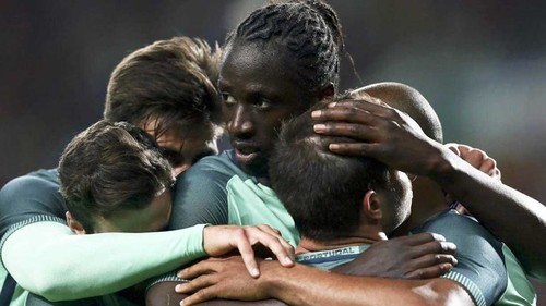 abraços a éder.jpg