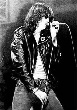 Joeyramone.jpg Joeyramone.jpg
